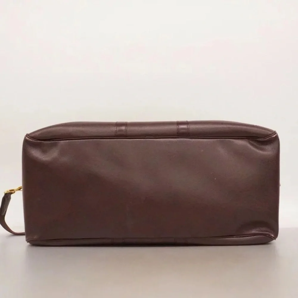Authentic Louis Vuitton Kendall GM leather travel duffle bag carryon